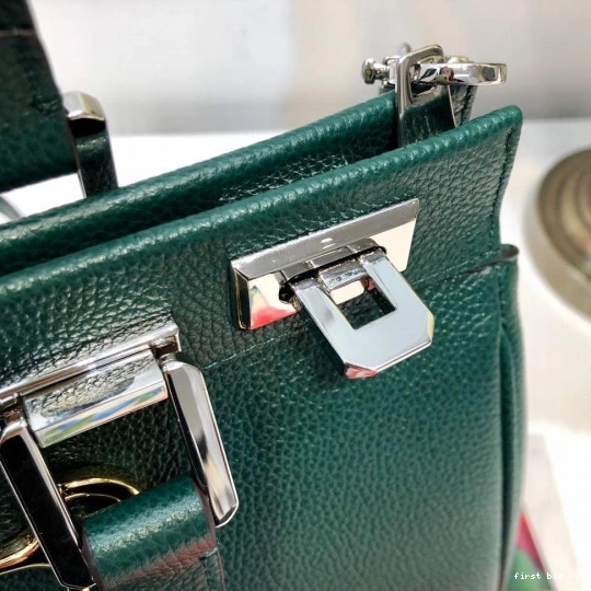 First bag ru small leather Zumi grainy Gucci handle top bag 0712